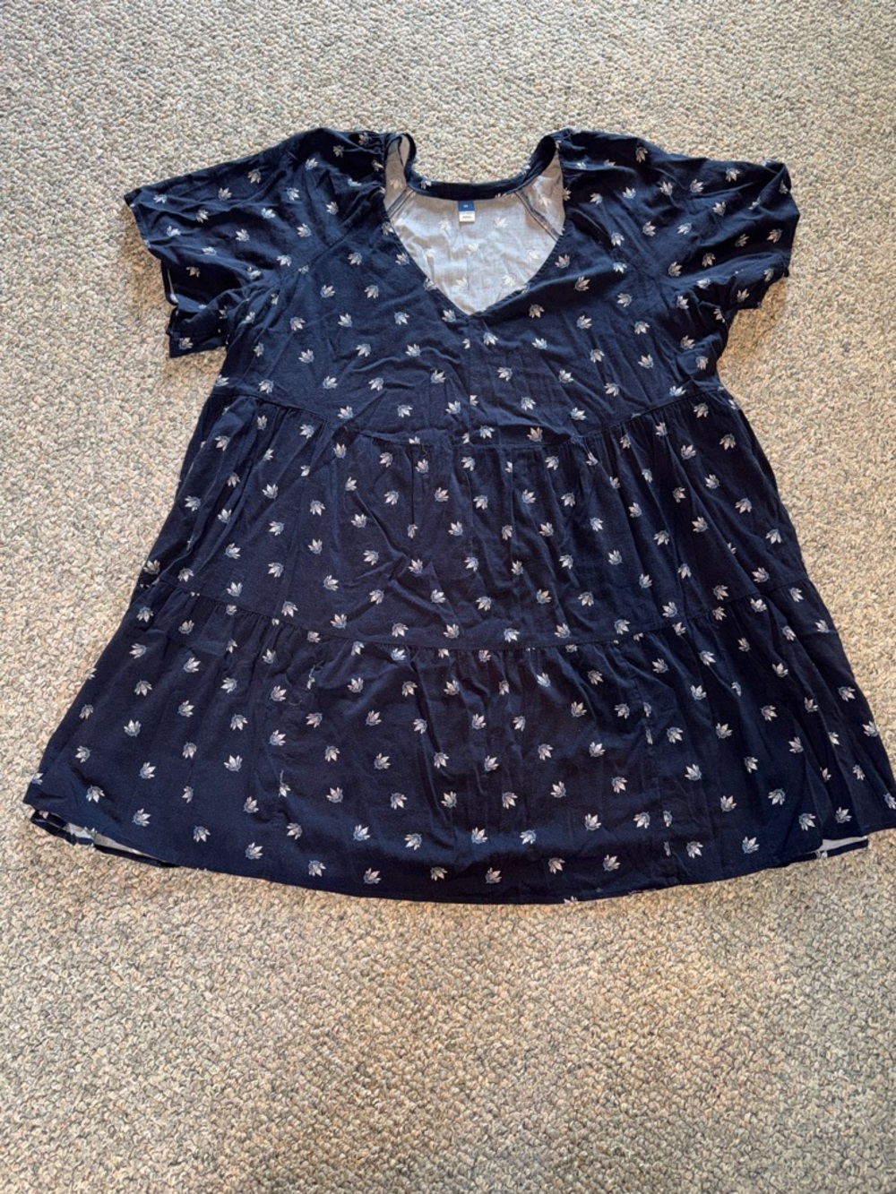 Old Navy Navy and White Floral V-Neck Dress